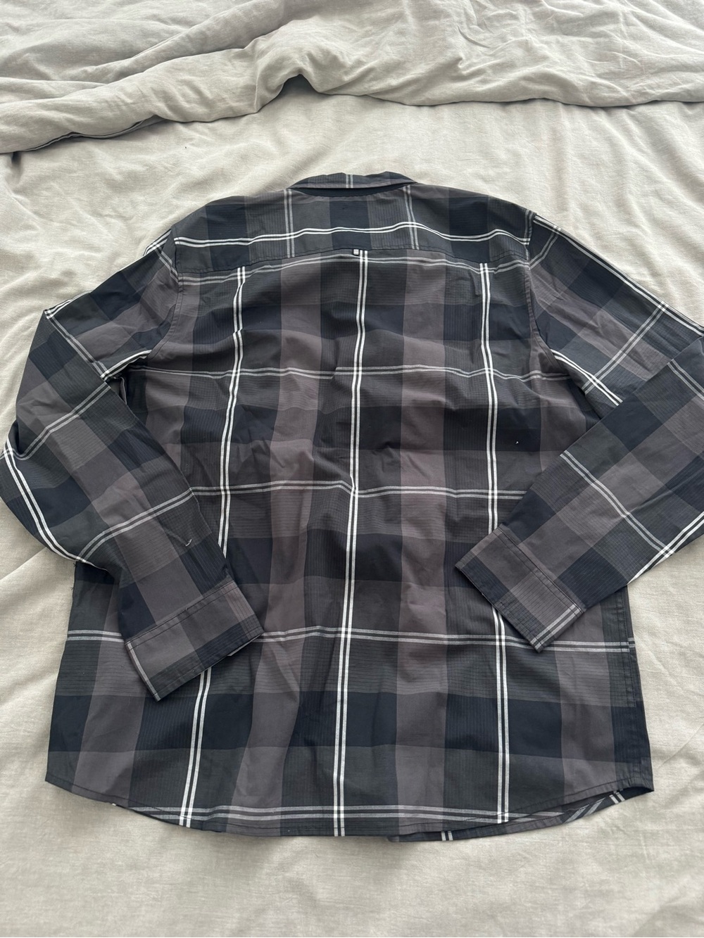 Oakley Local Long Sleeve Woven Men’s Plaid Button Down Casual Shirt in Blackout - Picture 5 of 13